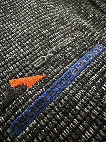 Giacca tecnica Be Board da uomo in pile nero con cappuccio e zip dettaglio scritte – Warm Technology